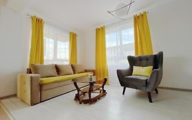 Yamaluxe Apartments - Westside